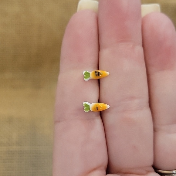 Tiny Carrot Stud Earrings - Picture 3 of 6